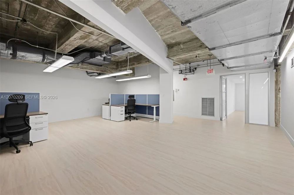 605 Lincoln Rd #500 Miami Beach, FL 33139