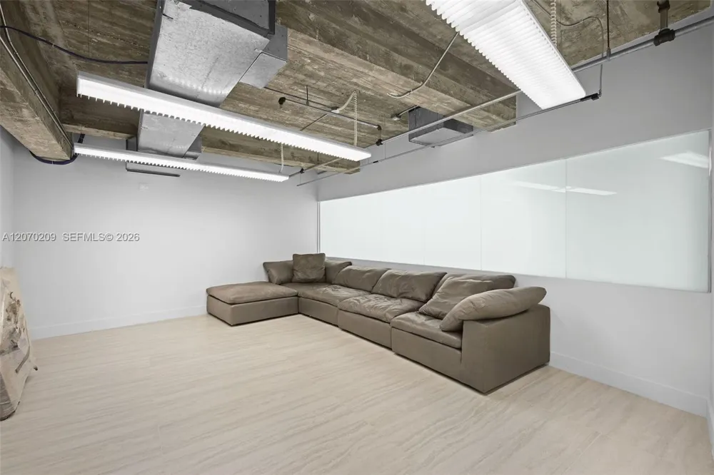 605 Lincoln Rd #500 Miami Beach, FL 33139