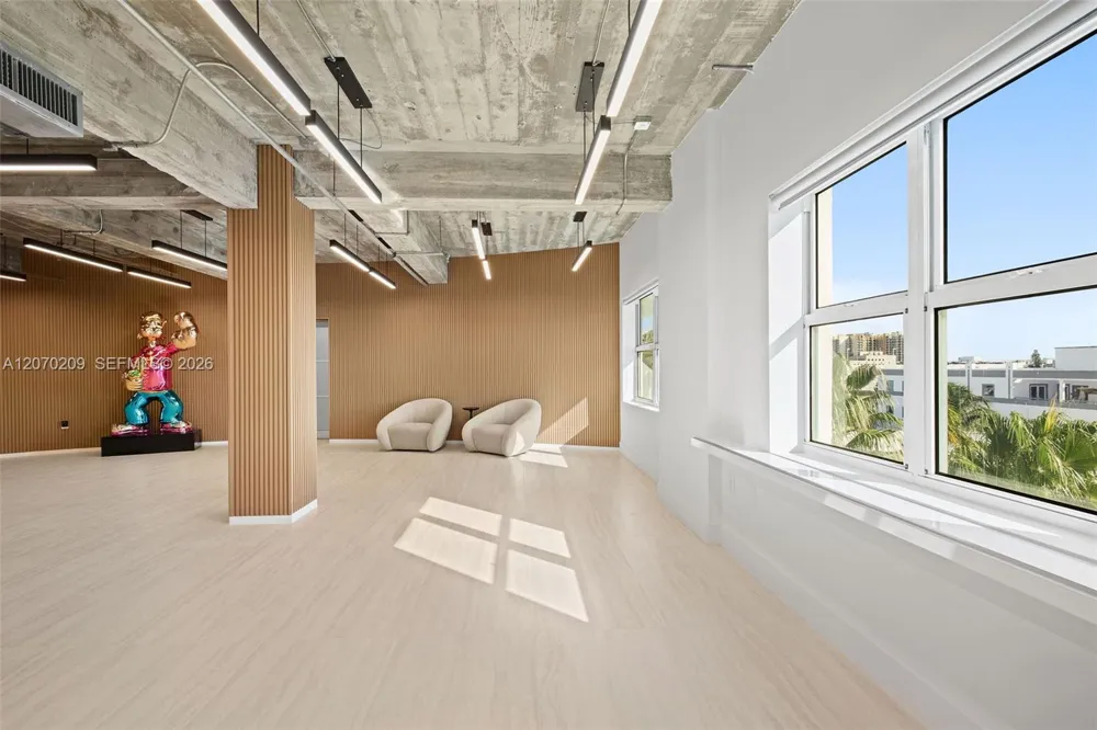 605 Lincoln Rd #500 Miami Beach, FL 33139