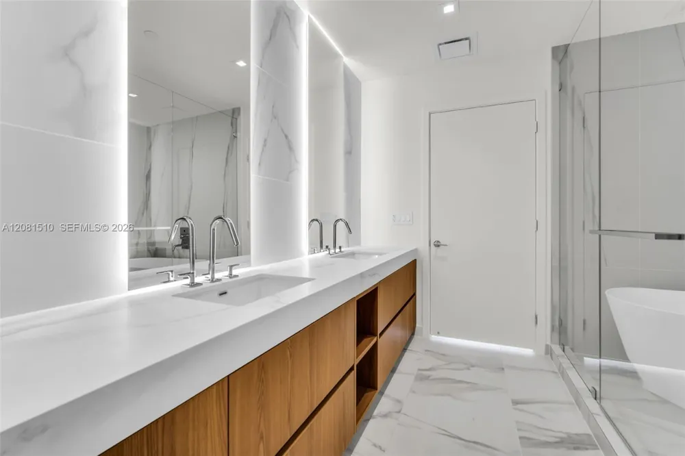 1400 biscayne blvd #602 Miami, FL 33132