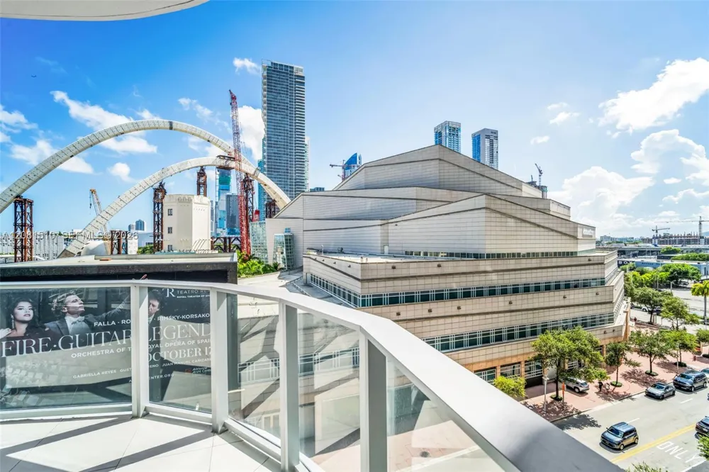 1400 biscayne blvd #602 Miami, FL 33132