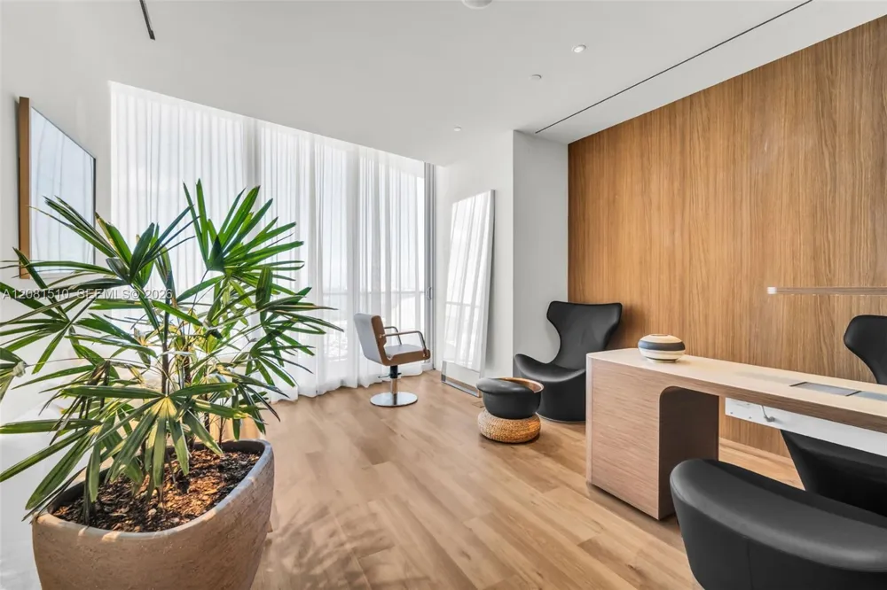 1400 biscayne blvd #602 Miami, FL 33132