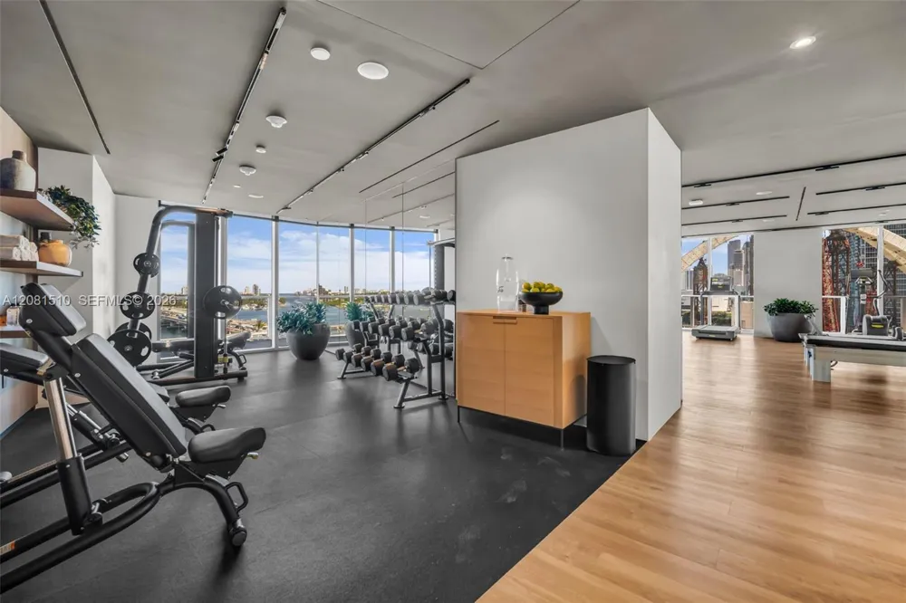 1400 biscayne blvd #602 Miami, FL 33132