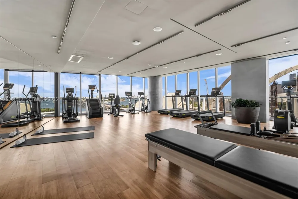1400 biscayne blvd #602 Miami, FL 33132