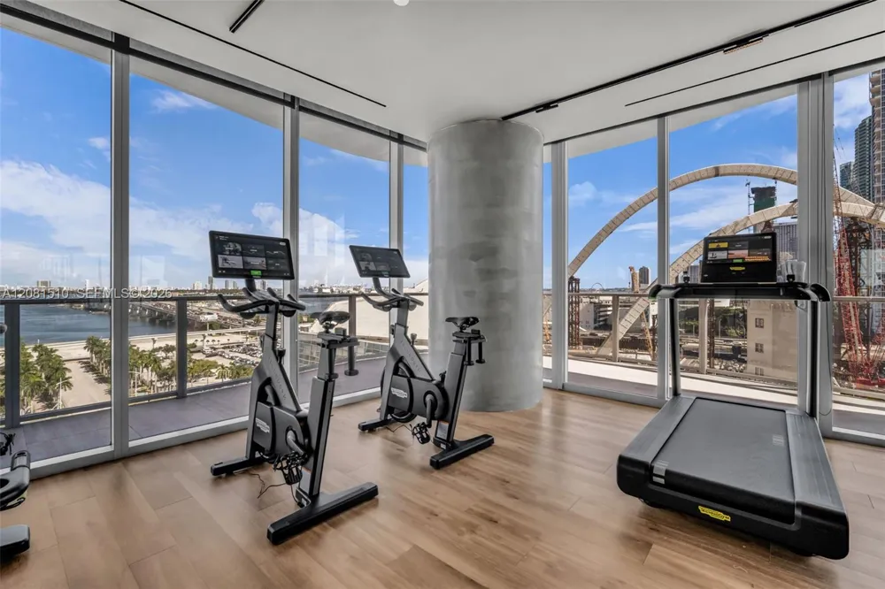 1400 biscayne blvd #602 Miami, FL 33132