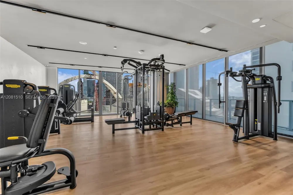 1400 biscayne blvd #602 Miami, FL 33132