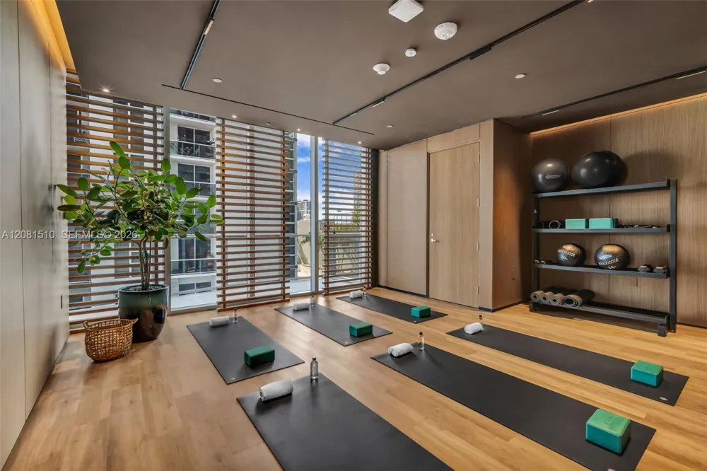 1400 biscayne blvd #602 Miami, FL 33132