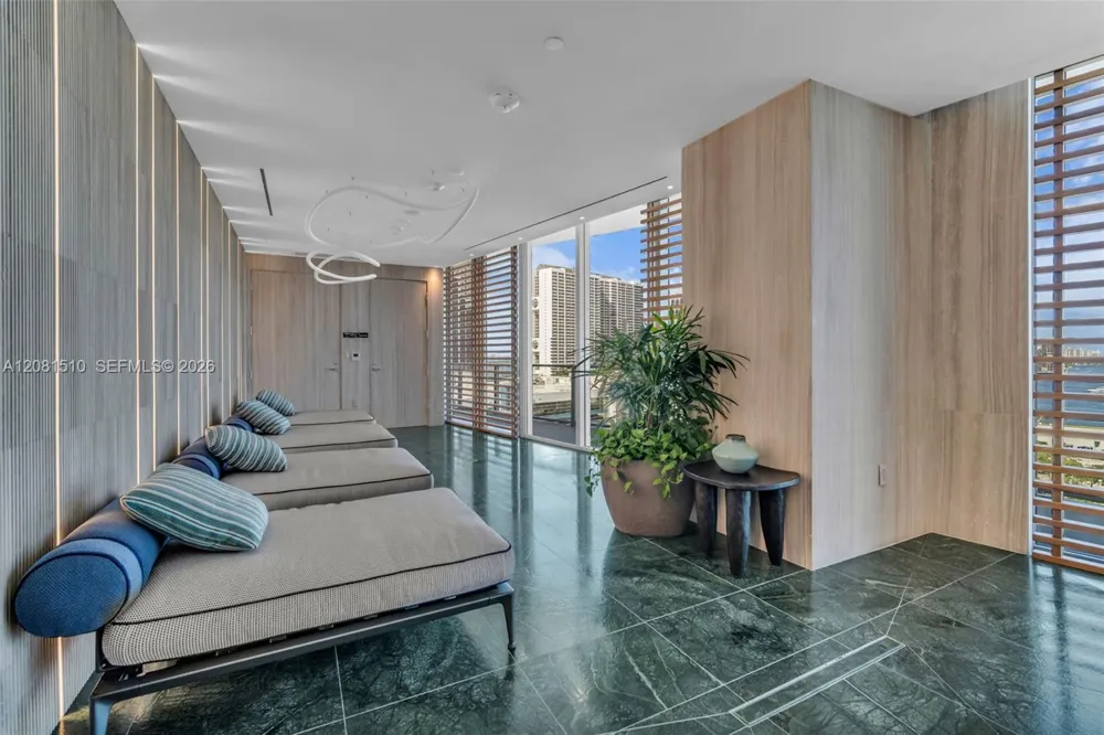 1400 biscayne blvd #602 Miami, FL 33132