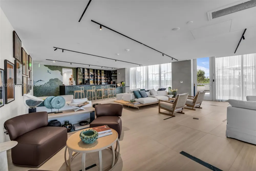 1400 biscayne blvd #602 Miami, FL 33132