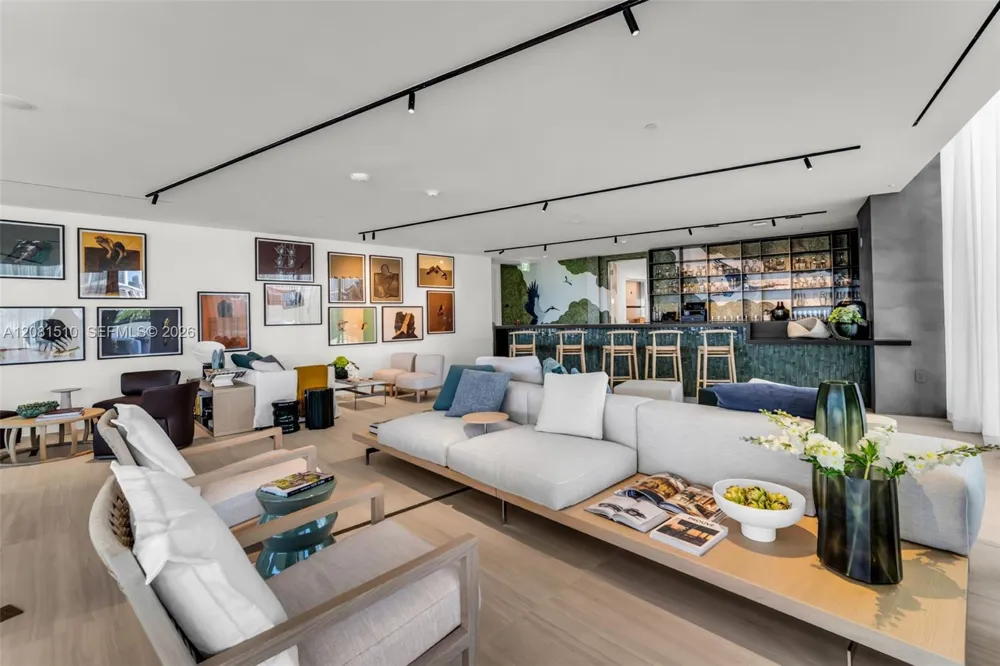1400 biscayne blvd #602 Miami, FL 33132