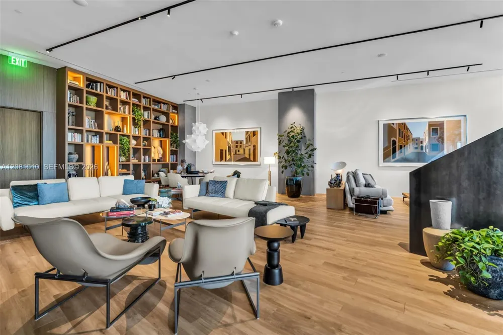 1400 biscayne blvd #602 Miami, FL 33132