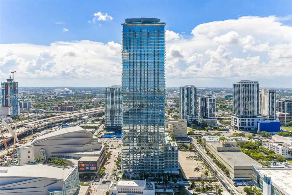 1400 biscayne blvd #602 Miami, FL 33132