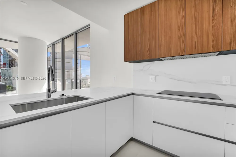 1400 biscayne blvd #602 Miami, FL 33132