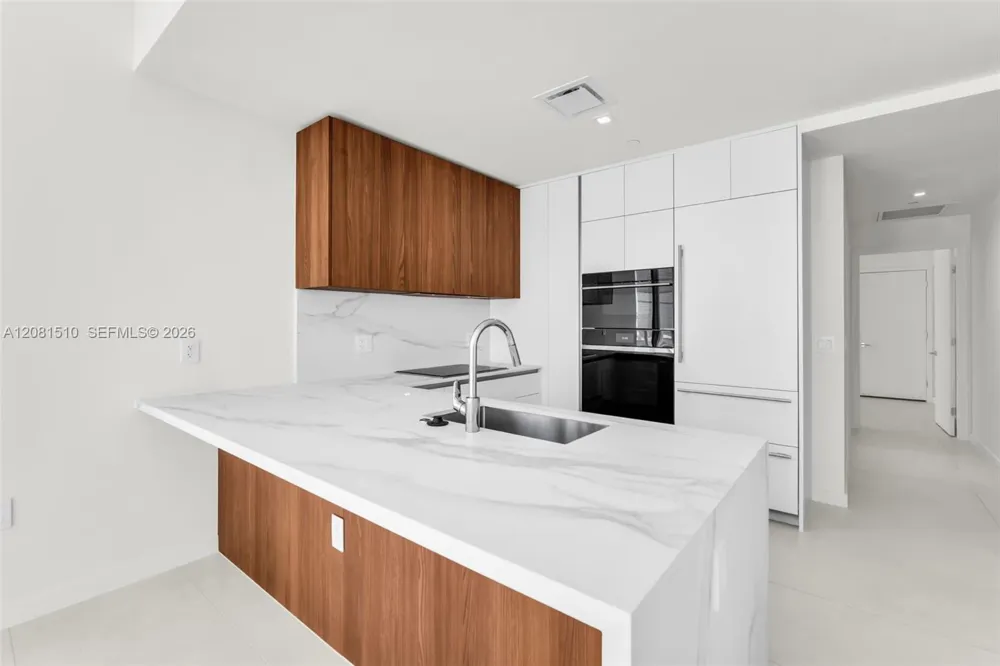 1400 biscayne blvd #602 Miami, FL 33132