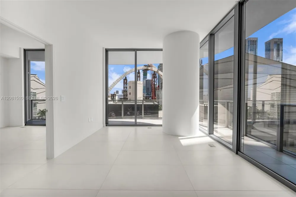 1400 biscayne blvd #602 Miami, FL 33132