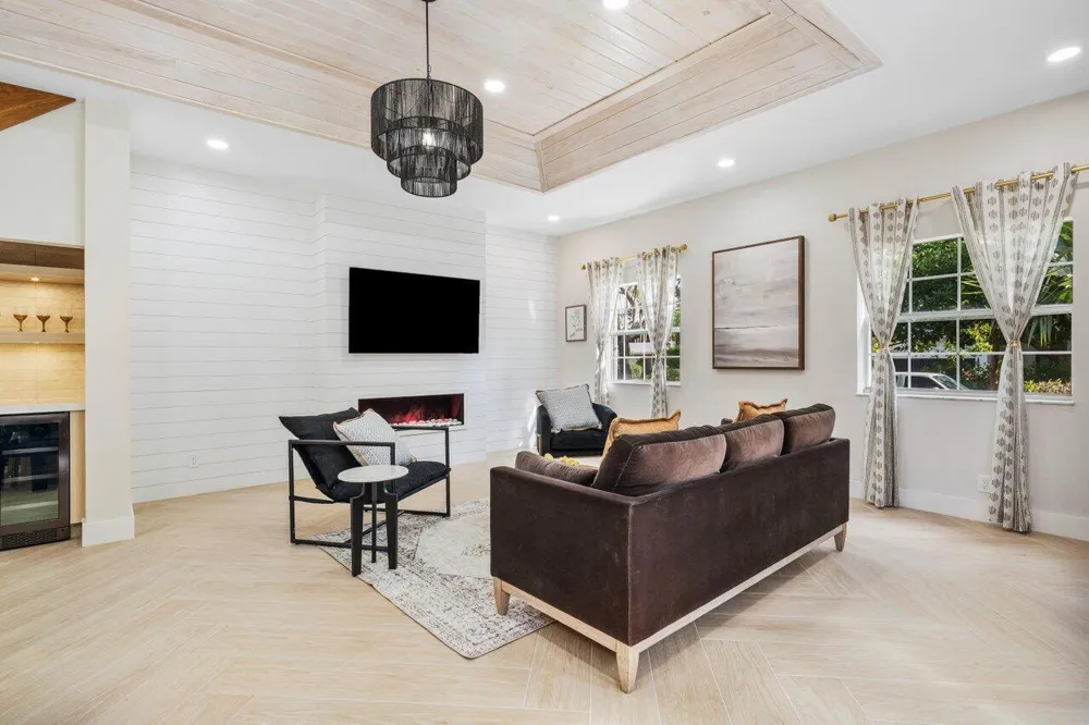 1920 SPANISH TRAIL Delray Beach, FL 33483