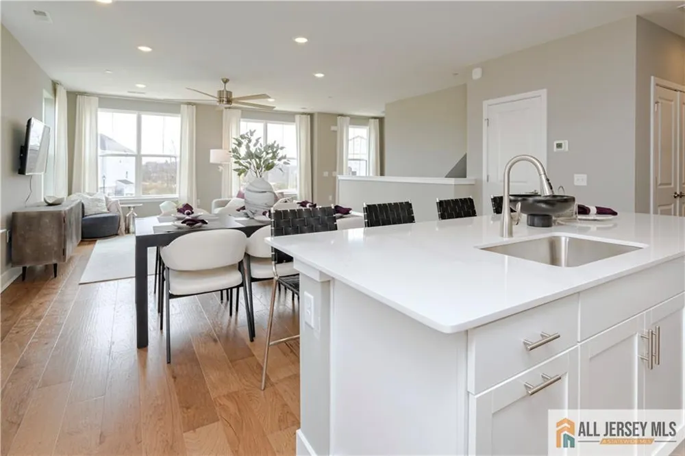 171 Leona Stewart Lane Pennington, NJ 08534