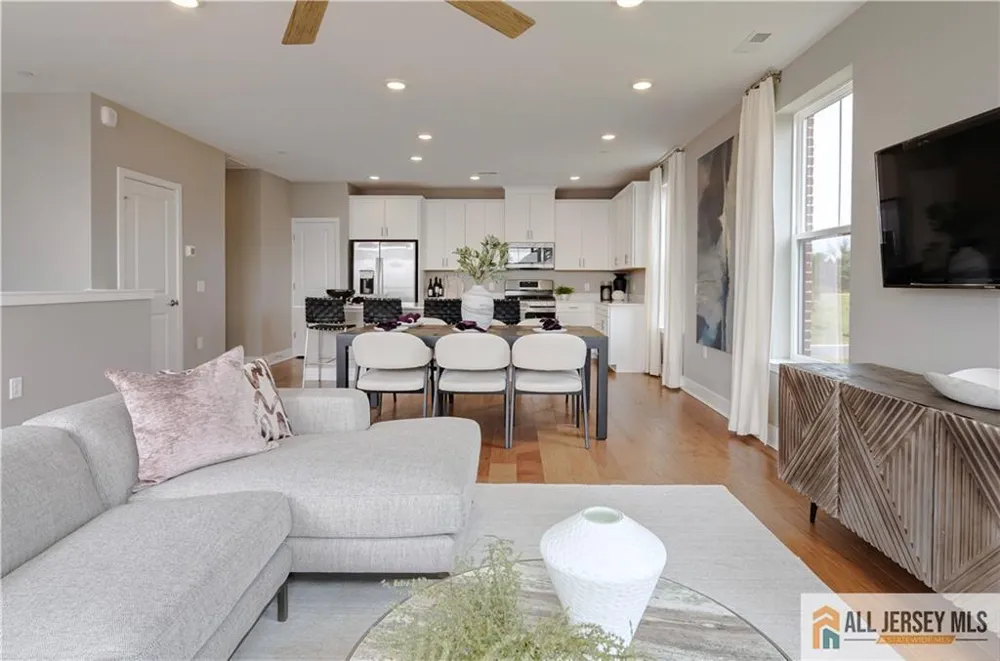 171 Leona Stewart Lane Pennington, NJ 08534