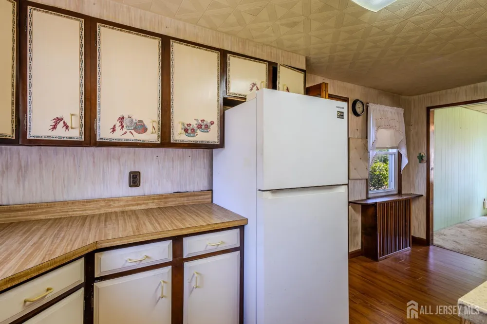 1530 Windrew Avenue South Plainfield, NJ 07080