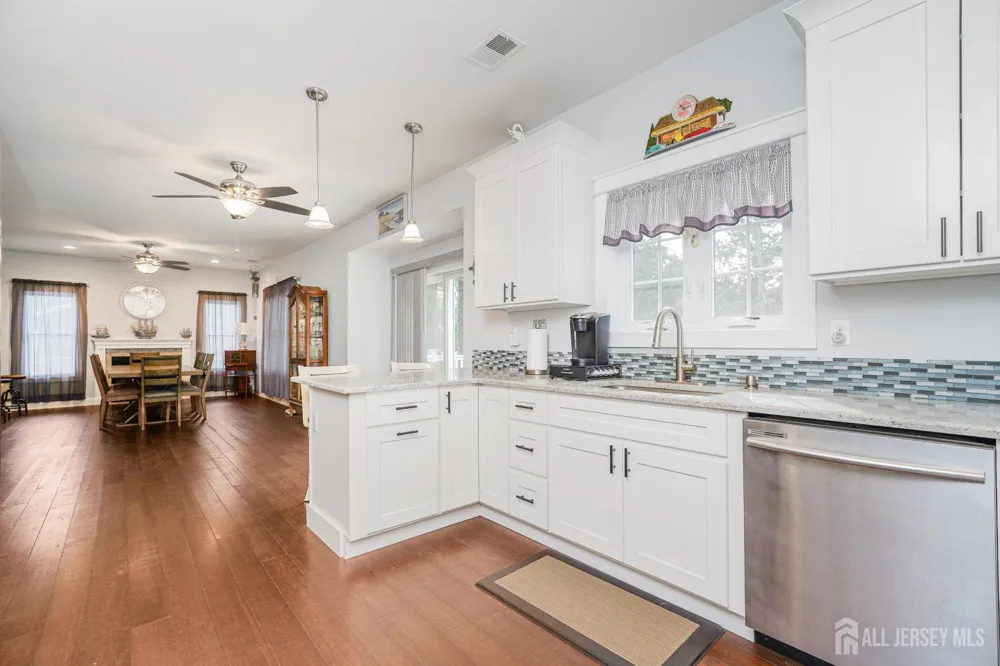 741 Beach Avenue Beachwood, NJ 08722
