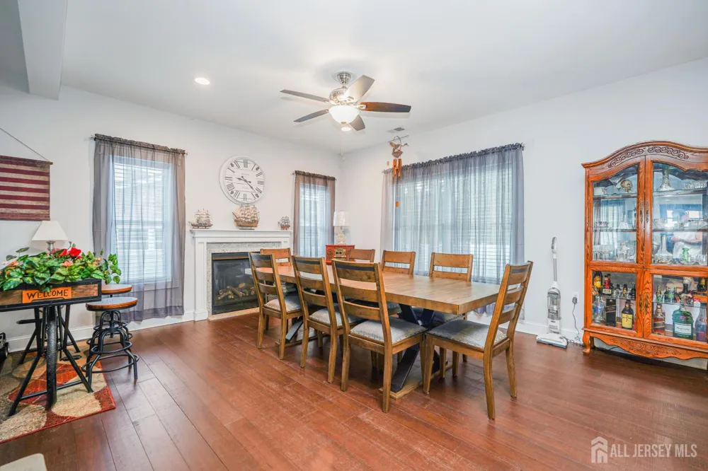 741 Beach Avenue Beachwood, NJ 08722
