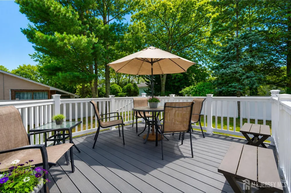 741 Beach Avenue Beachwood, NJ 08722