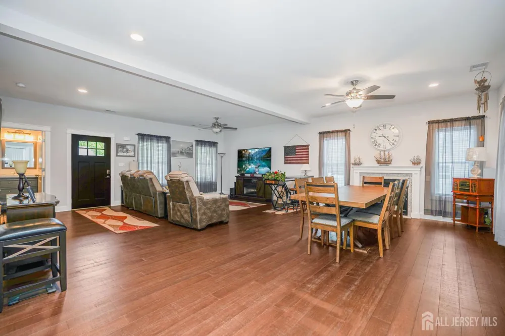 741 Beach Avenue Beachwood, NJ 08722