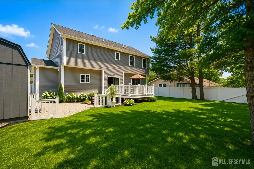 741 Beach Avenue Beachwood, NJ 08722