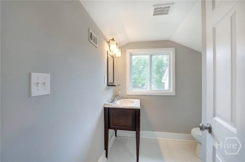 1317 seiler Savannah, GA 31404