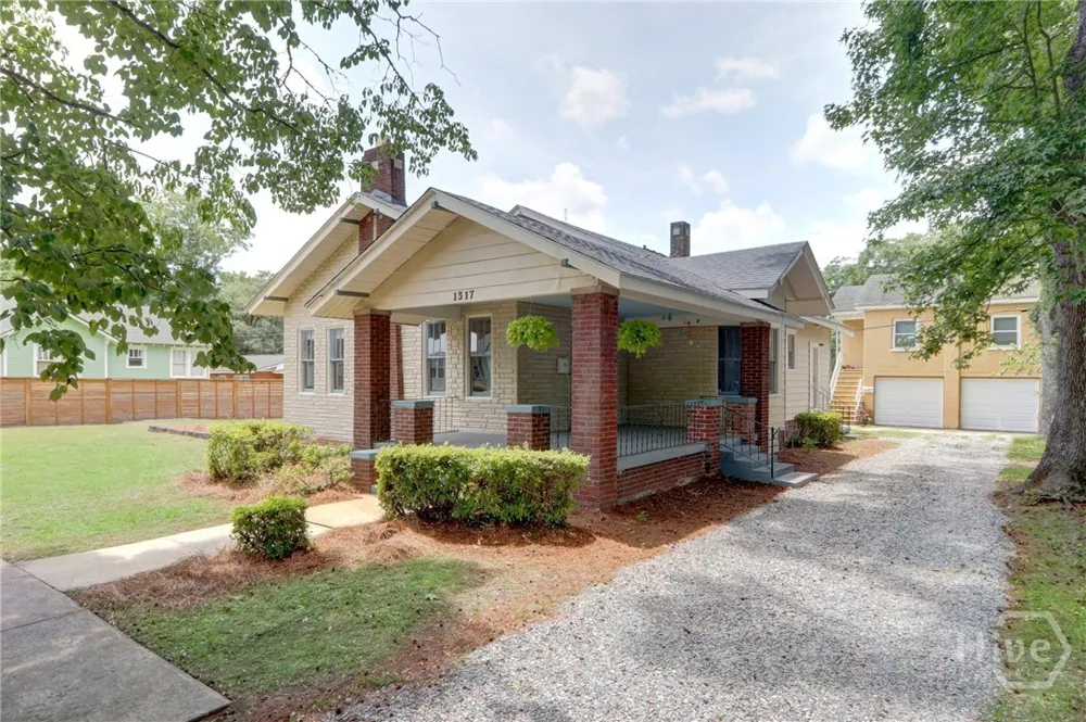1317 seiler Savannah, GA 31404