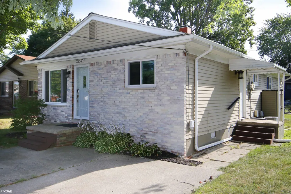 29530 South River Street Harrison Charter Township, MI 48043