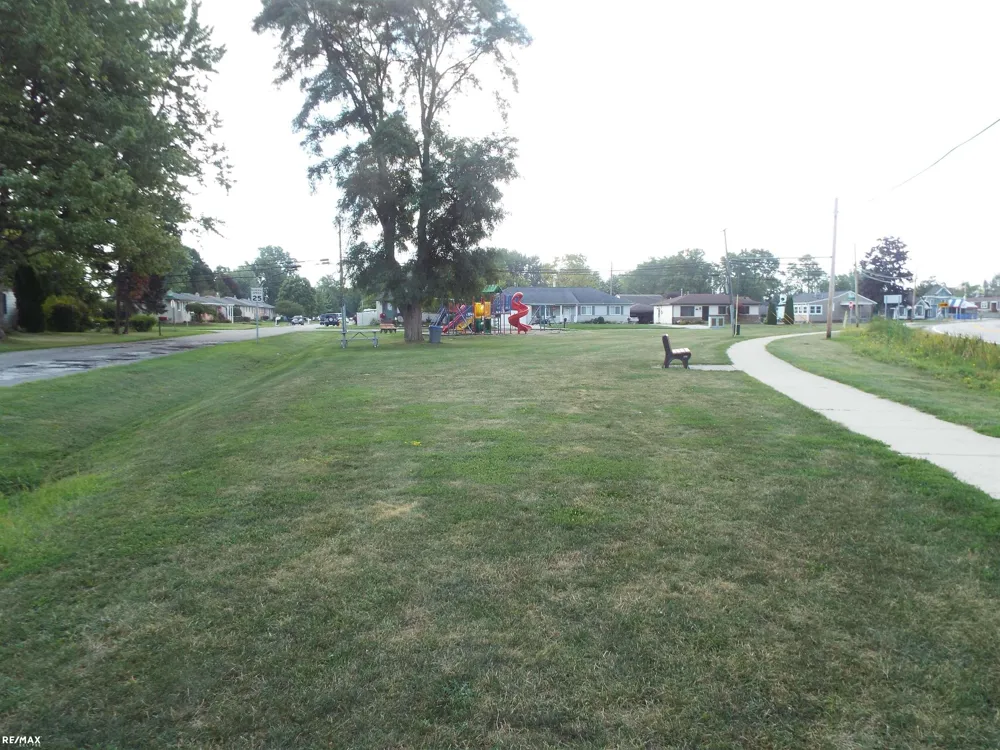 29530 South River Street Harrison Charter Township, MI 48043