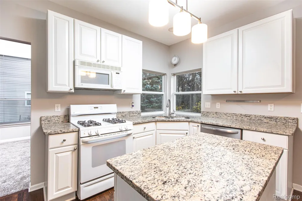 403 TEELIN DRIVE Oxford Charter Township, MI 48371
