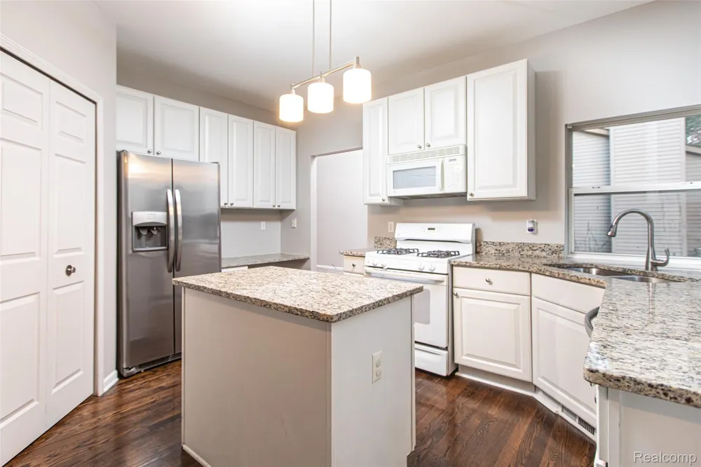 403 TEELIN DRIVE Oxford Charter Township, MI 48371