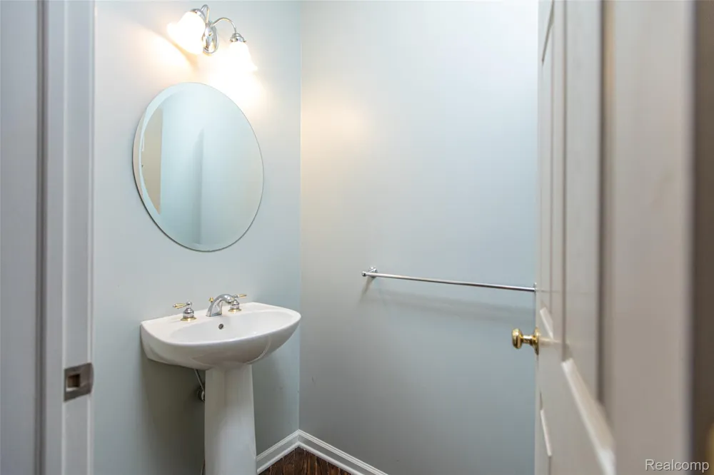 403 TEELIN DRIVE Oxford Charter Township, MI 48371