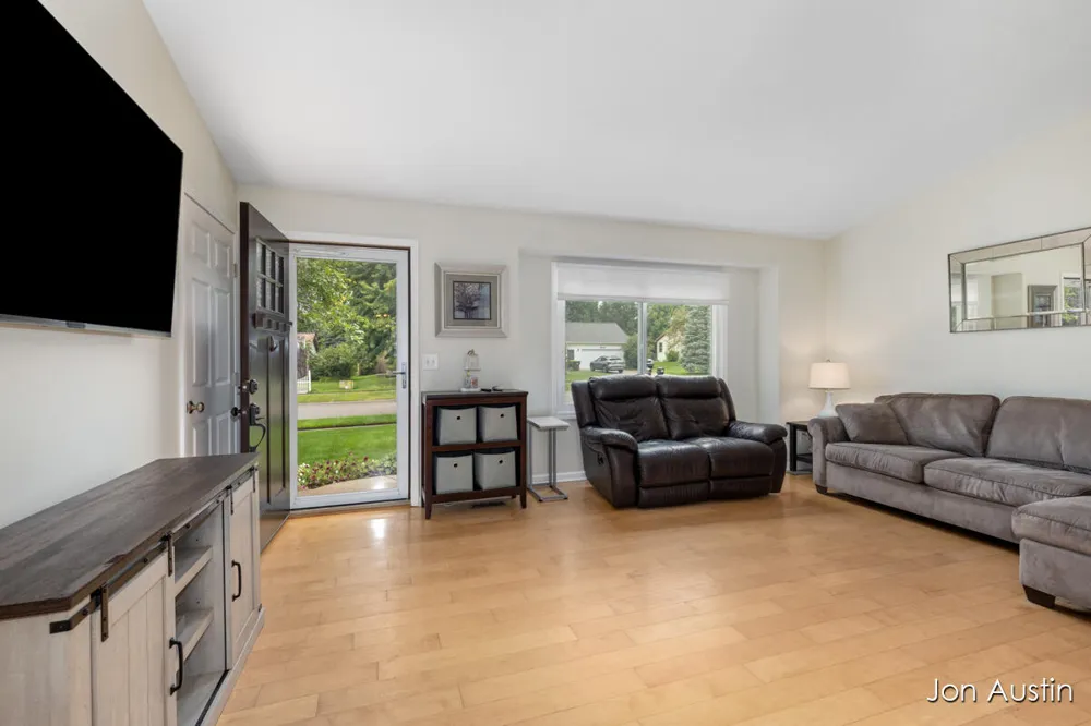 5064 Shinnecock Hills Drive NW Alpine Township, MI 49321