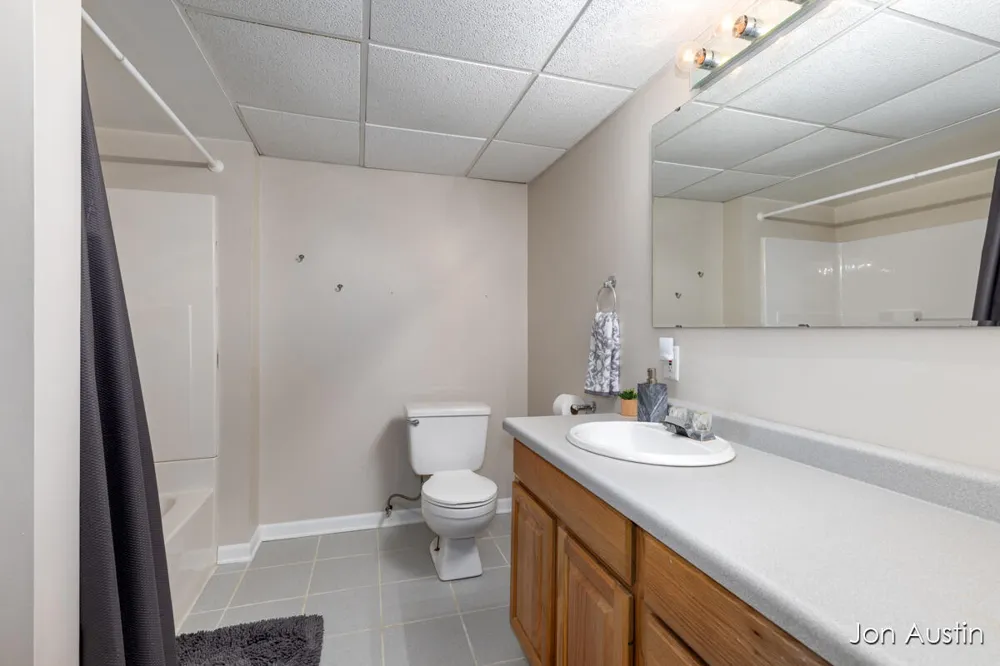 5064 Shinnecock Hills Drive NW Alpine Township, MI 49321