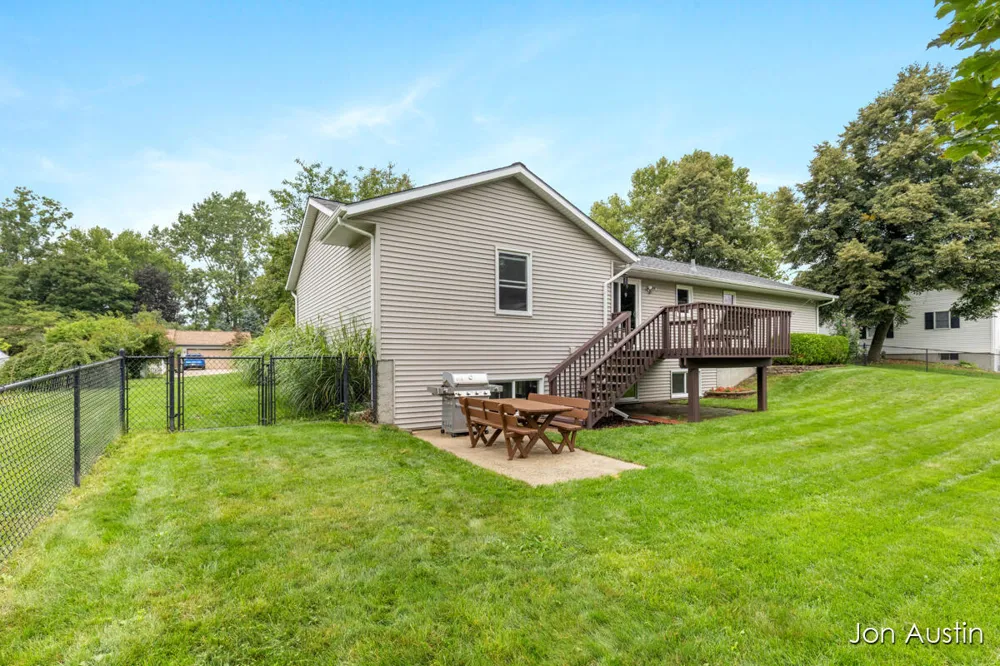 5064 Shinnecock Hills Drive NW Alpine Township, MI 49321