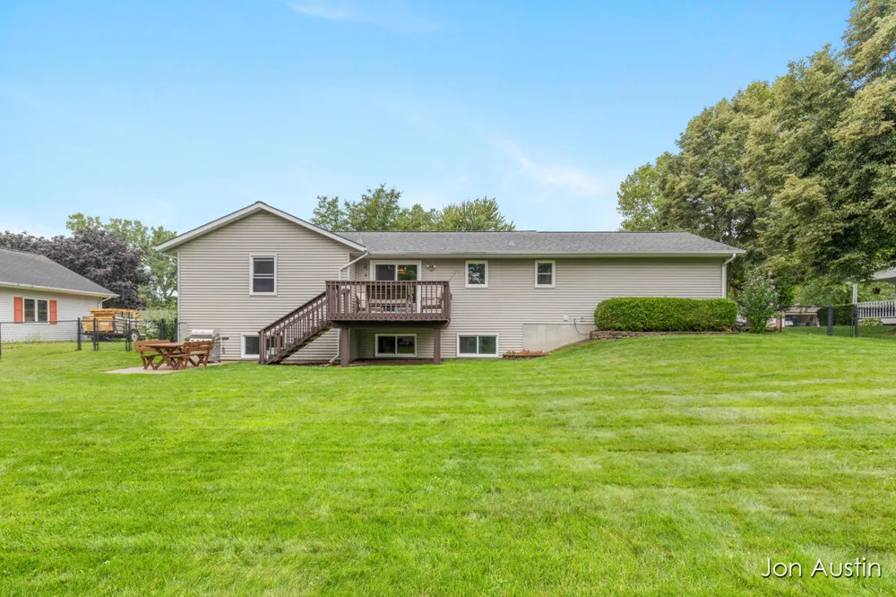 5064 Shinnecock Hills Drive NW Alpine Township, MI 49321