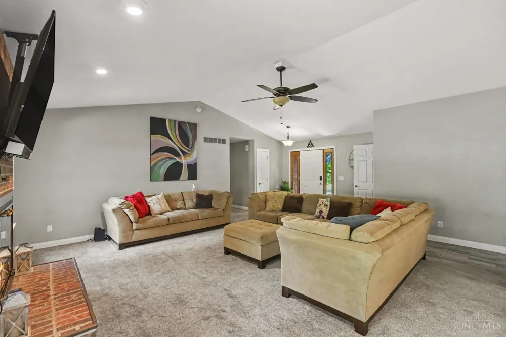 8356 Lakevalley Drive Colerain, OH 45247