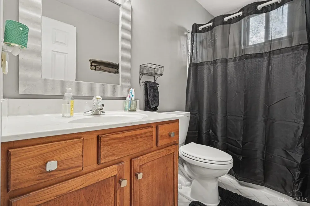 8356 Lakevalley Drive Colerain, OH 45247