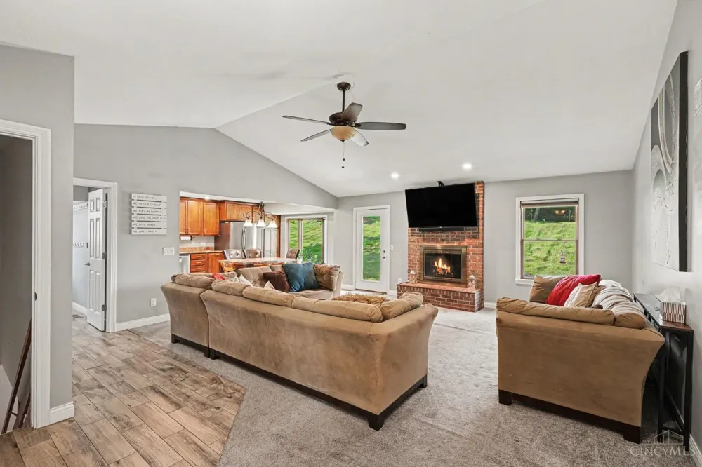 8356 Lakevalley Drive Colerain, OH 45247