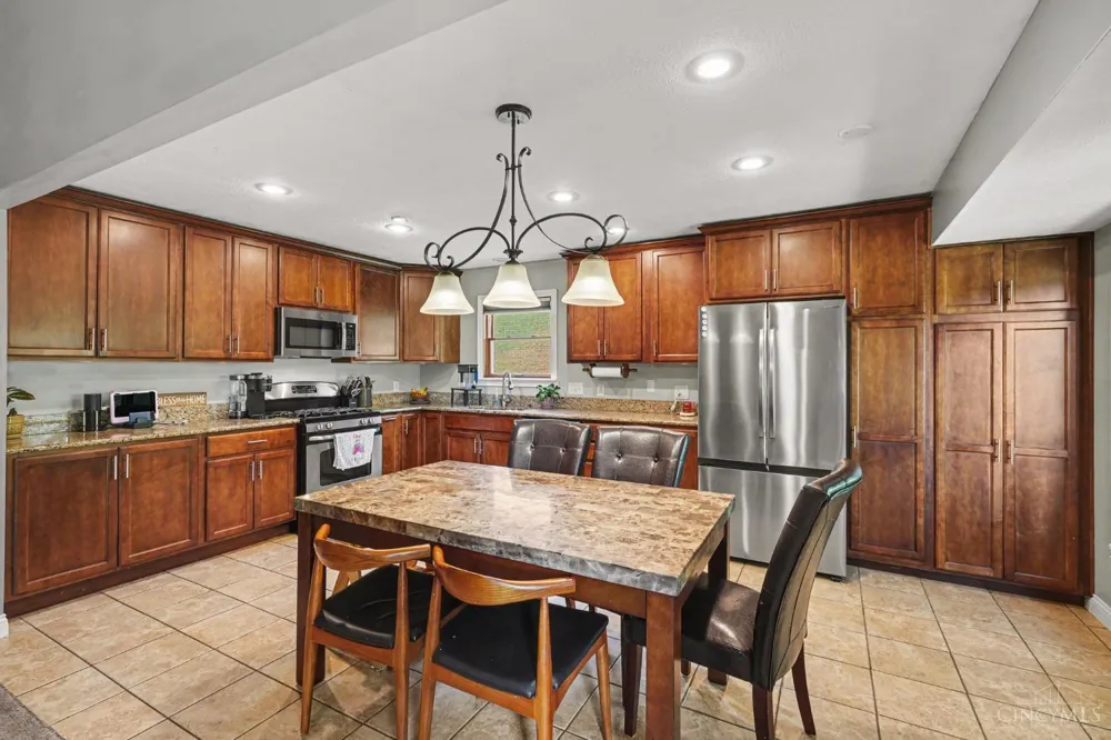 8356 Lakevalley Drive Colerain, OH 45247