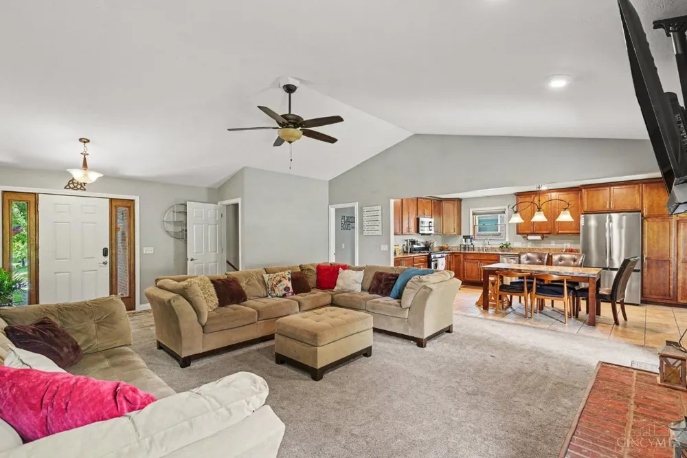 8356 Lakevalley Drive Colerain, OH 45247