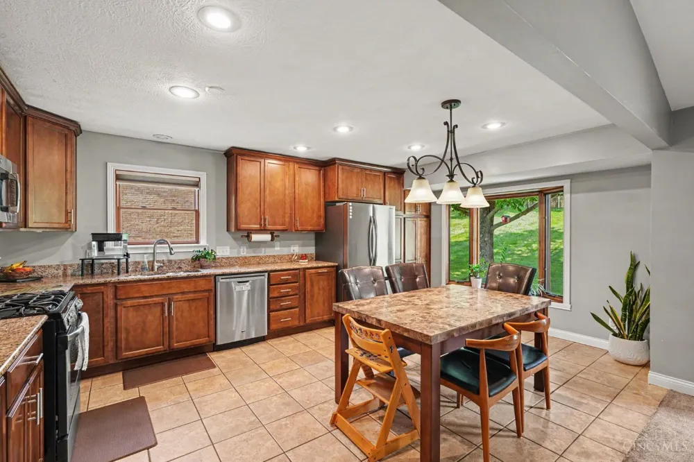 8356 Lakevalley Drive Colerain, OH 45247