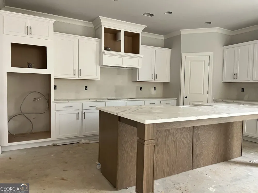 5667 Evelyn LN Flowery Branch, GA 30542