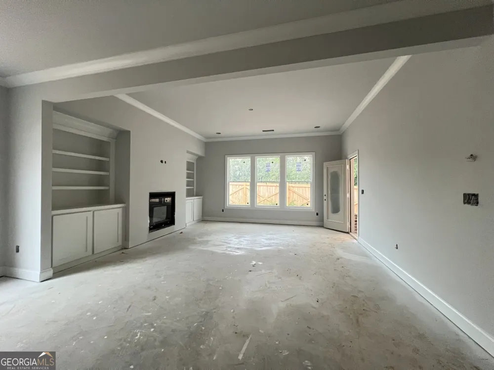 5667 Evelyn LN Flowery Branch, GA 30542