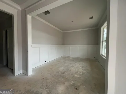 5667 Evelyn LN