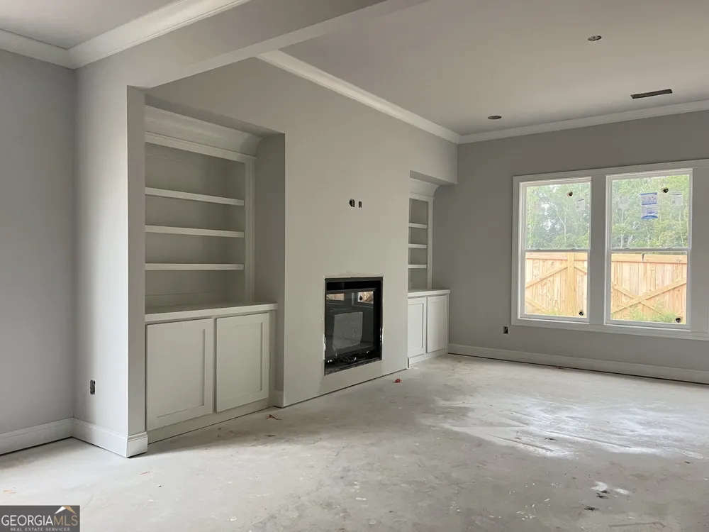 5667 Evelyn LN Flowery Branch, GA 30542