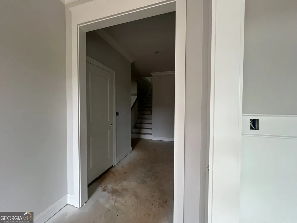 5667 Evelyn LN Flowery Branch, GA 30542
